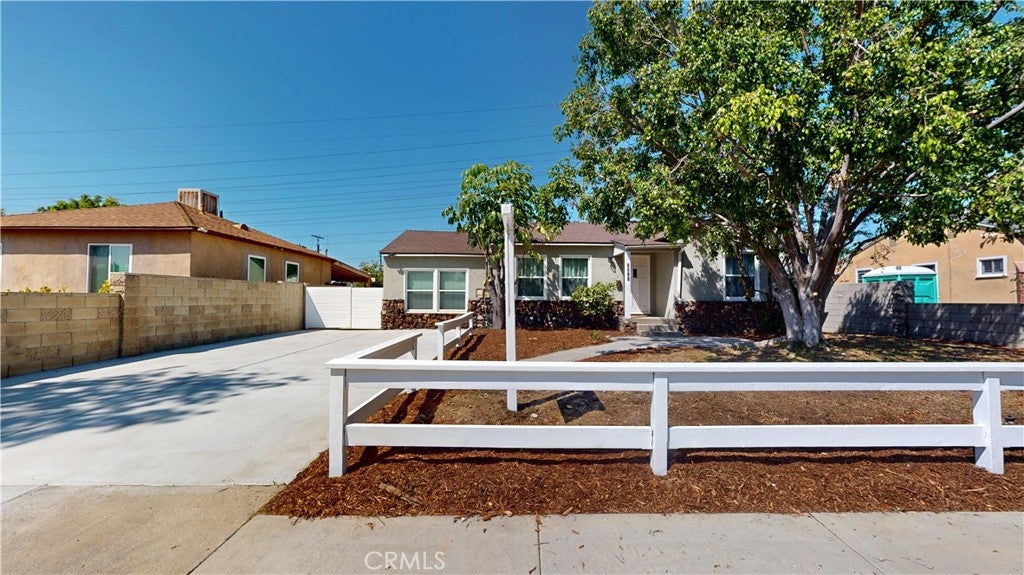 7827 Rhodes AVE