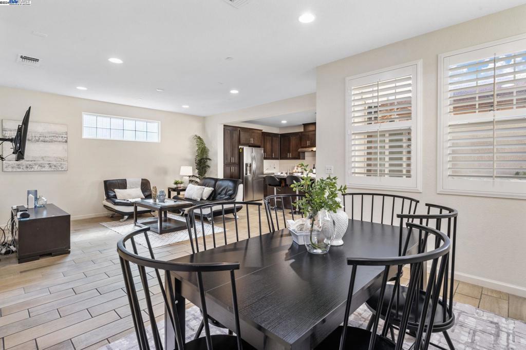 MOUNTAIN HOUSE - Residential