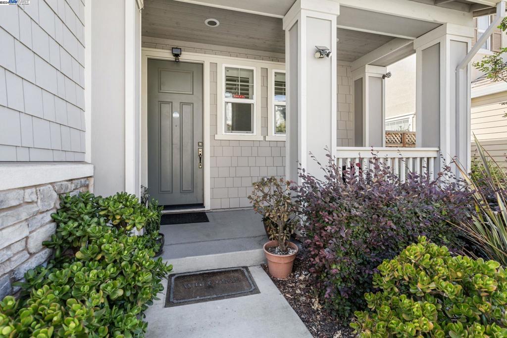 MOUNTAIN HOUSE - Residential