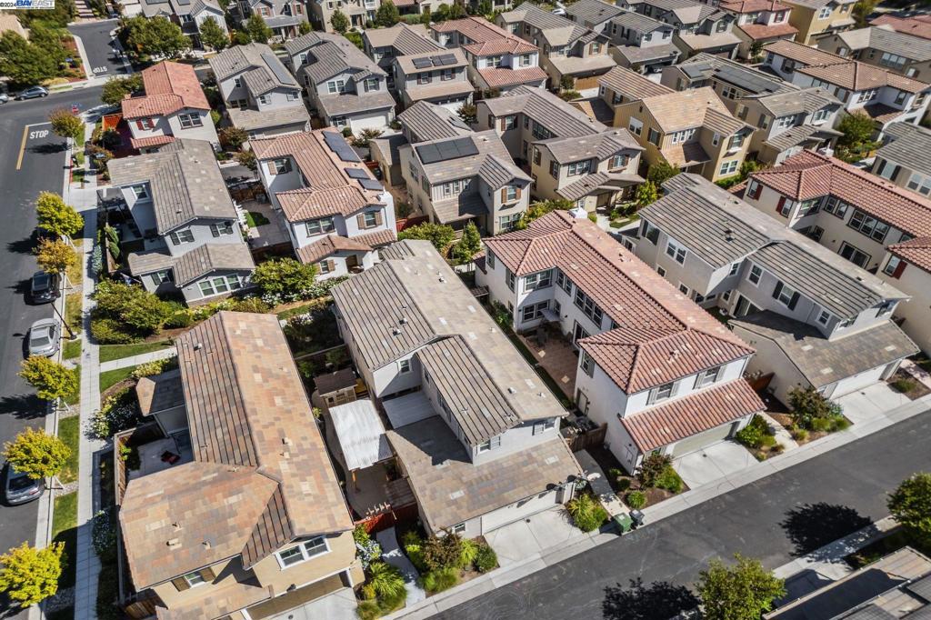 MOUNTAIN HOUSE - Residential