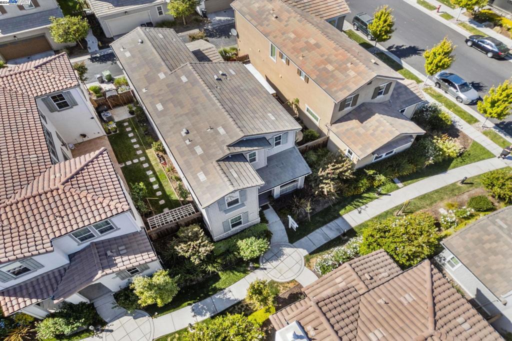 MOUNTAIN HOUSE - Residential