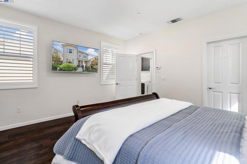 MOUNTAIN HOUSE - Residential