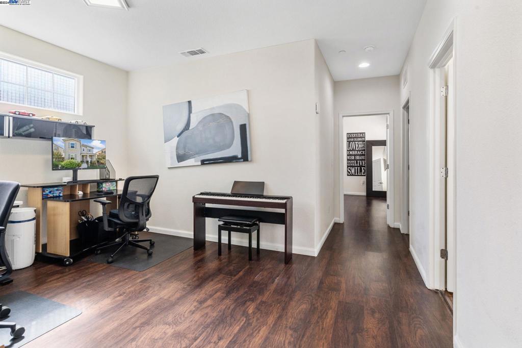 MOUNTAIN HOUSE - Residential