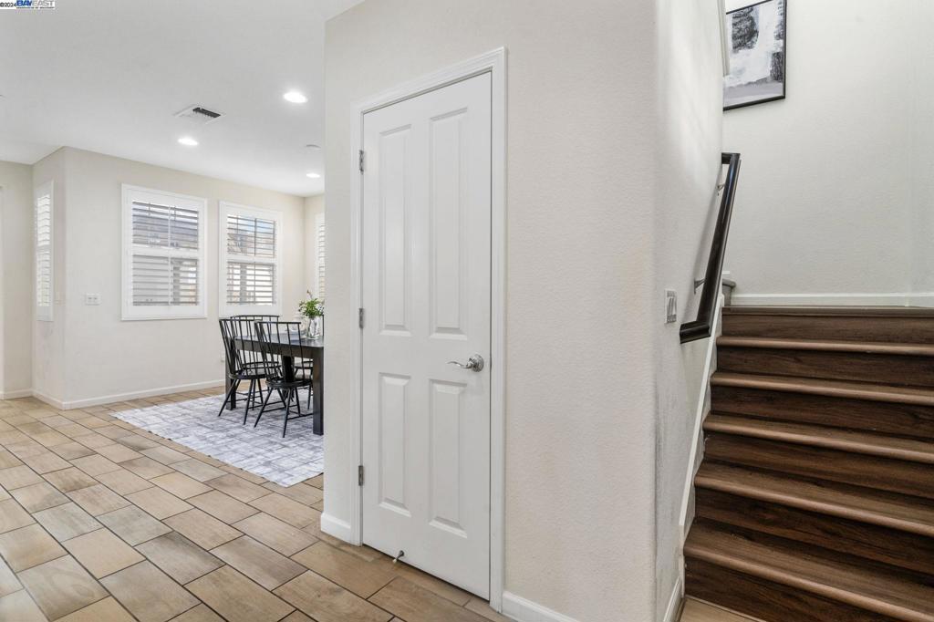 MOUNTAIN HOUSE - Residential