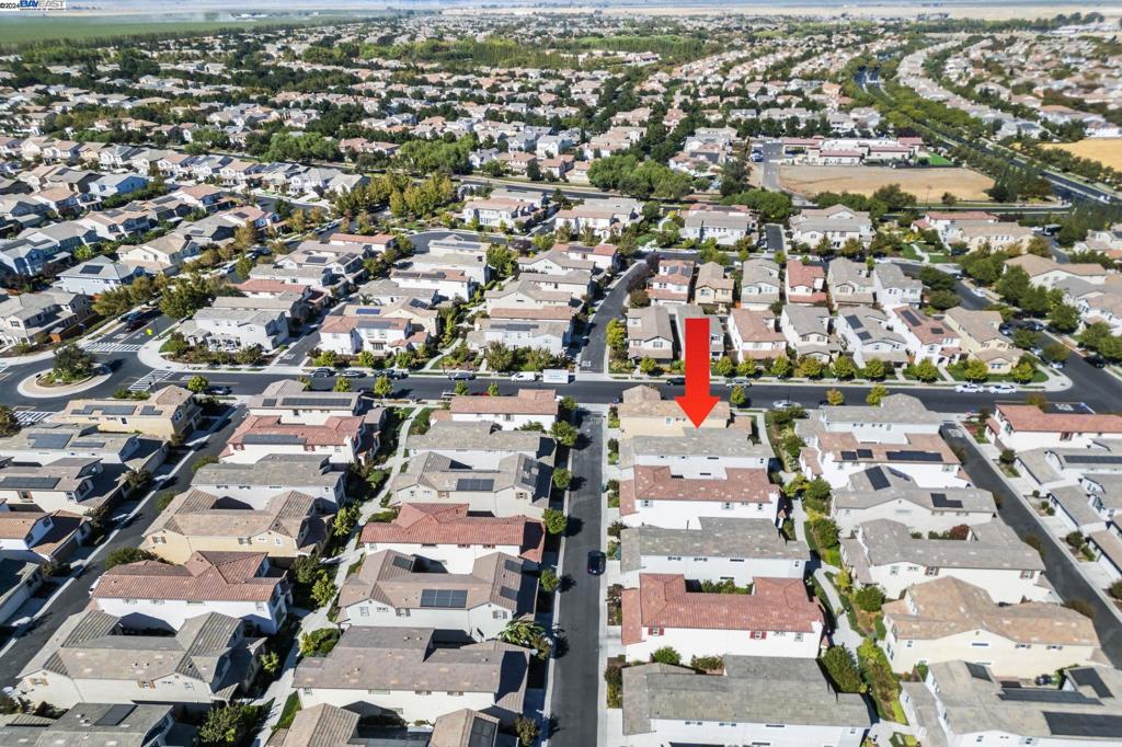 MOUNTAIN HOUSE - Residential