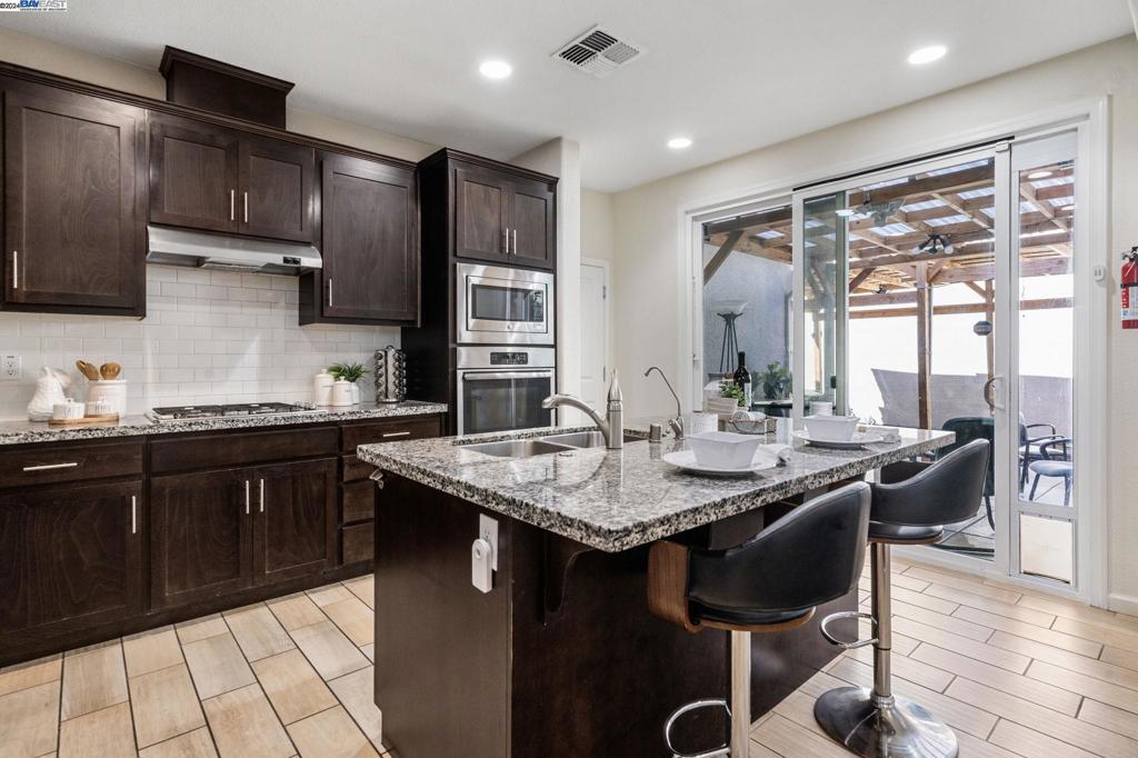 MOUNTAIN HOUSE - Residential