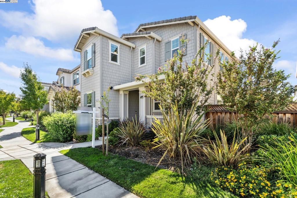 MOUNTAIN HOUSE - Residential