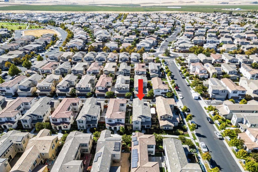 MOUNTAIN HOUSE - Residential