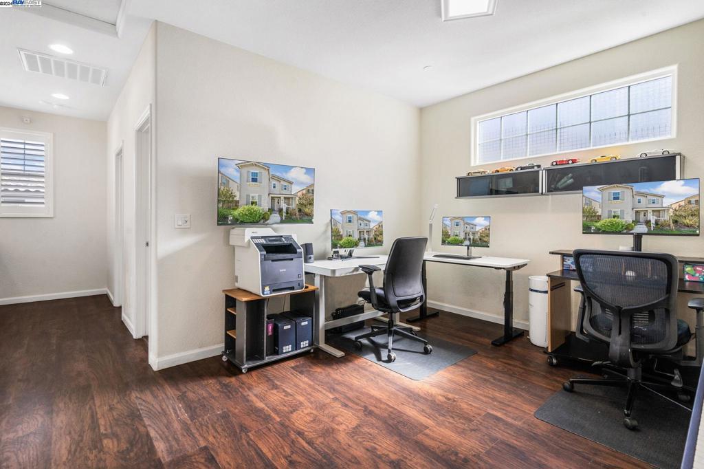 MOUNTAIN HOUSE - Residential