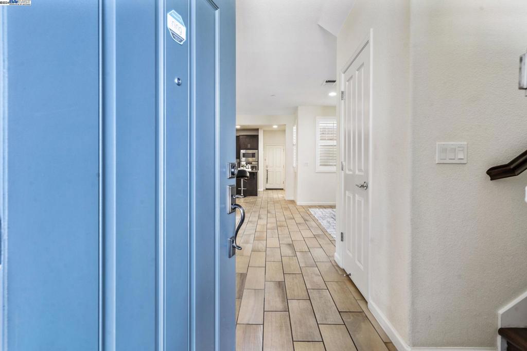 MOUNTAIN HOUSE - Residential