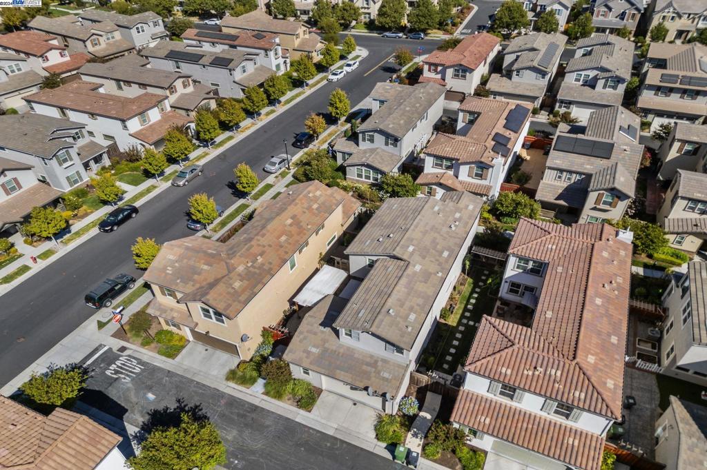 MOUNTAIN HOUSE - Residential