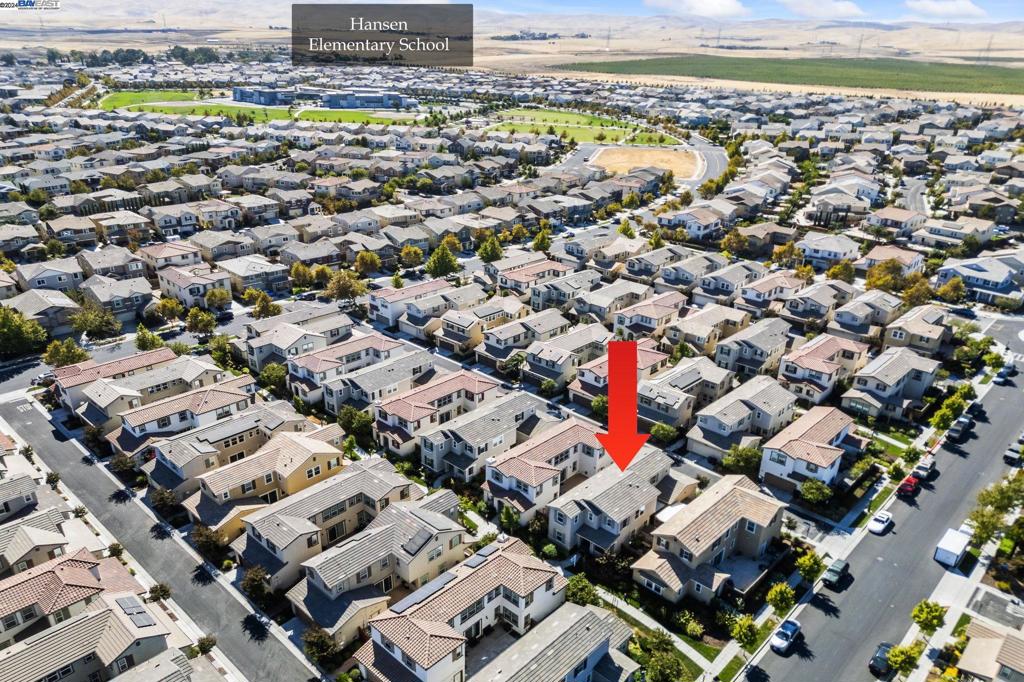 MOUNTAIN HOUSE - Residential