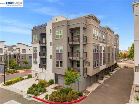Photo of 2802 Tradewind Ct CT, Alameda, CA 94501 (MLS # 41140608)