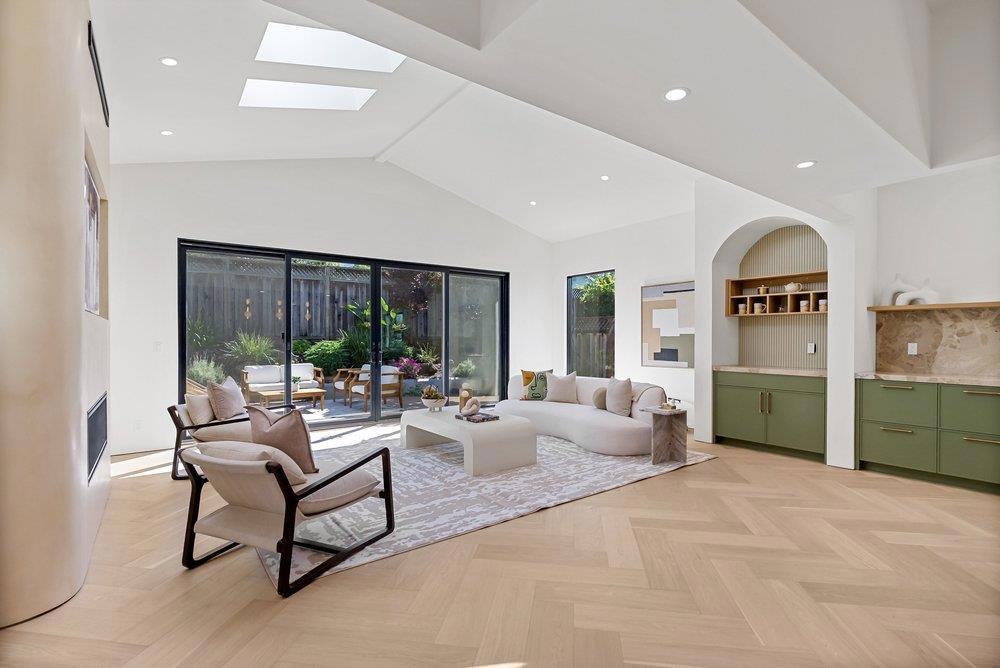 1704 Zinnia Lane