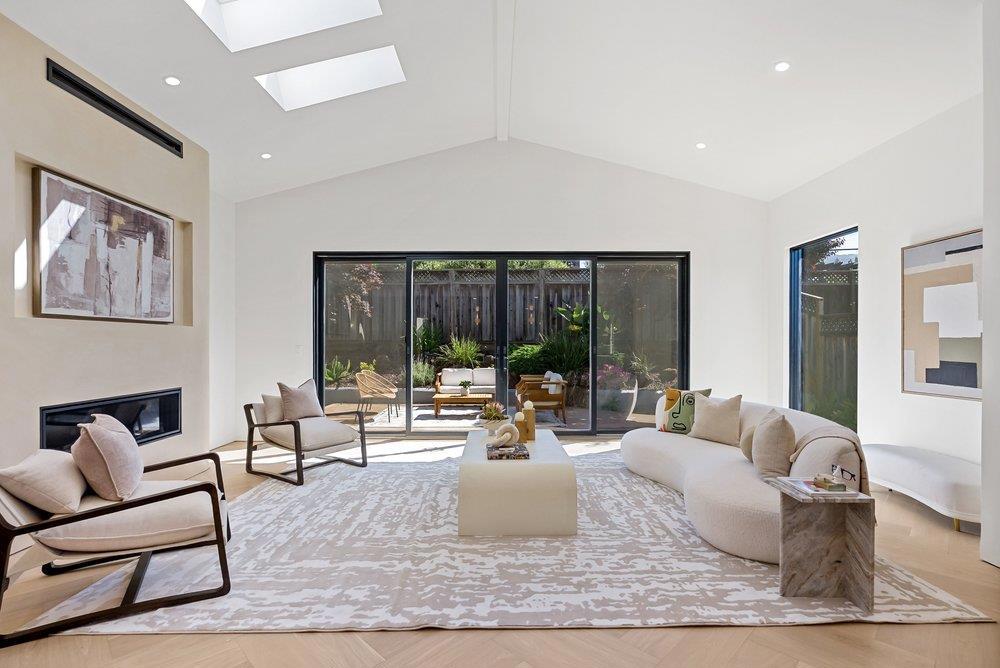 1704 Zinnia Lane