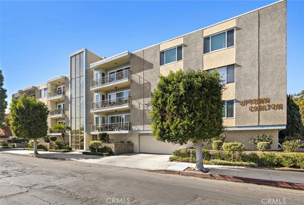 3695 Linden Avenue 11A