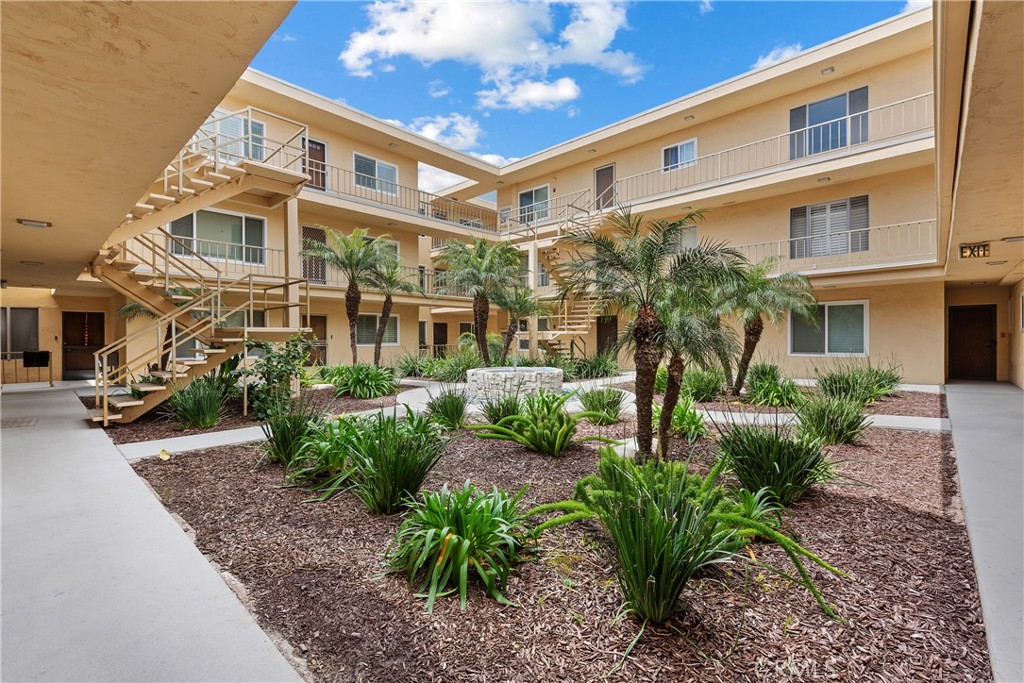 3695 Linden Avenue 11A