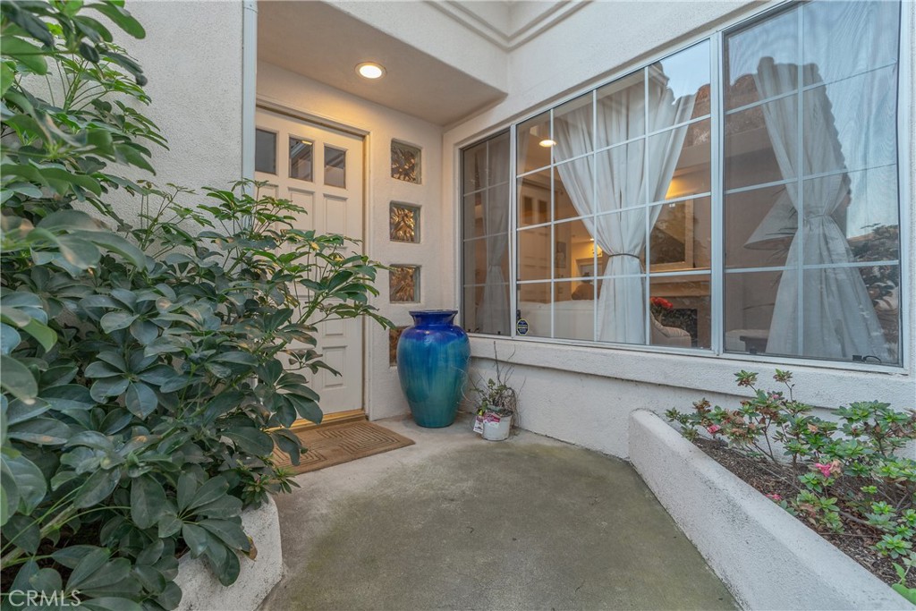 1072 Mountain Oak Place