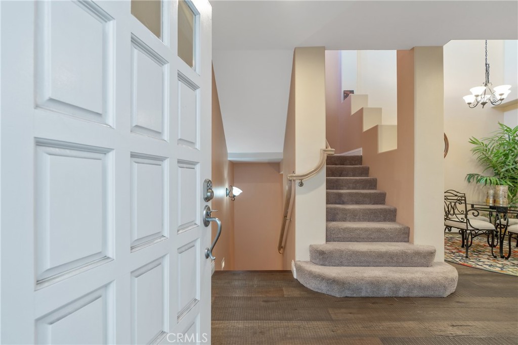 1072 Mountain Oak Place