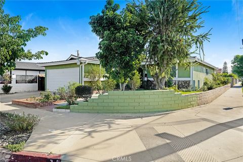 Photo of 8000 Ben Avenue Ave, North Hollywood, CA 91605 (MLS # DW25222646) Photo of 8000 Ben Avenue Ave, North Hollywood, CA 91605 (MLS # DW25222646)