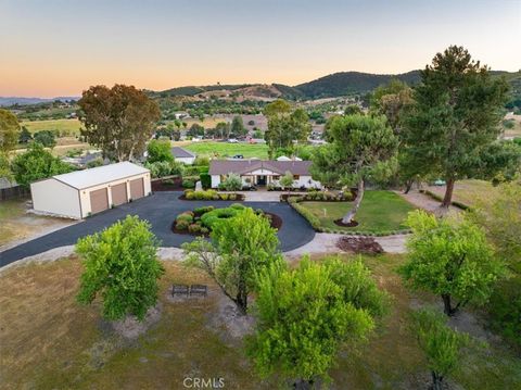 Tiny photo for 1015 Lost Springs Ln, Paso Robles, CA 93446 (MLS # NS26072665)