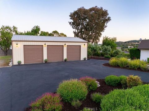 Tiny photo for 1015 Lost Springs Ln, Paso Robles, CA 93446 (MLS # NS26072665)