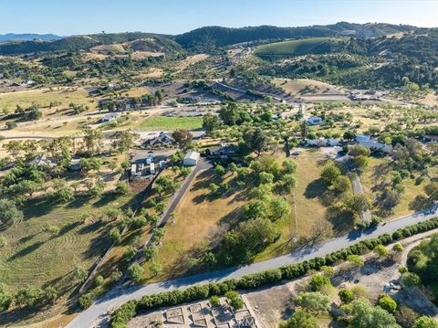 Tiny photo for 1015 Lost Springs Ln, Paso Robles, CA 93446 (MLS # NS26072665)