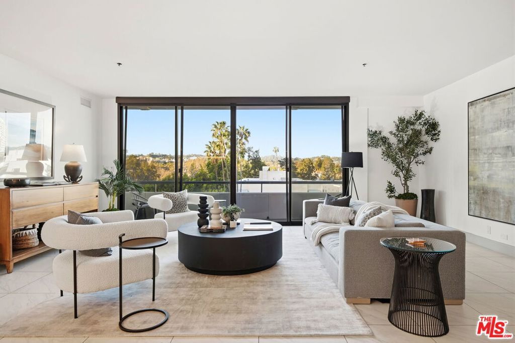 Photo of 10660 Wilshire Boulevard #804, Los Angeles, CA 90024 (MLS # 26641083)