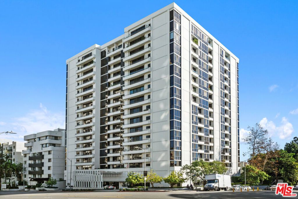 Photo of 10660 Wilshire Boulevard #804, Los Angeles, CA 90024 (MLS # 26641083)