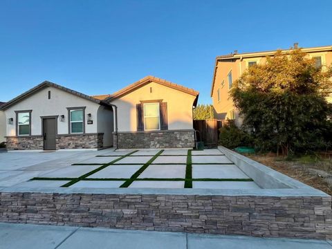 Photo of 638 Luna Way, Soledad, CA 93960 (MLS # ML82044826)