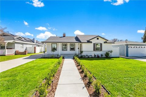 Photo of 406 Eton Dr, Burbank, CA 91504 (MLS # OC26047634)