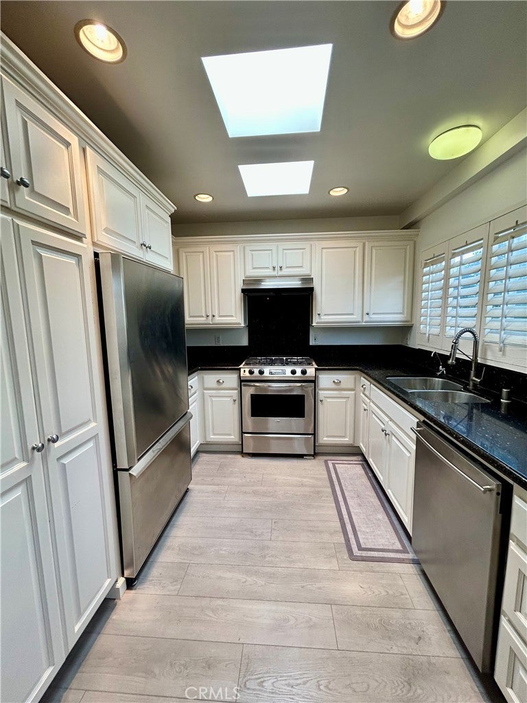 103 Yorktown, Newport Beach CA 92660 - Photo 39