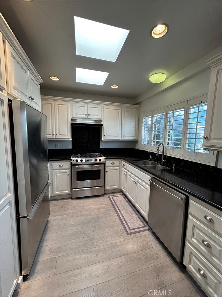103 Yorktown, Newport Beach CA 92660 - Photo 37