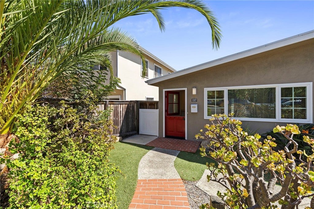Photo of 137 Cypress Dr, Laguna Beach, CA 92651 (MLS # OC26215787)