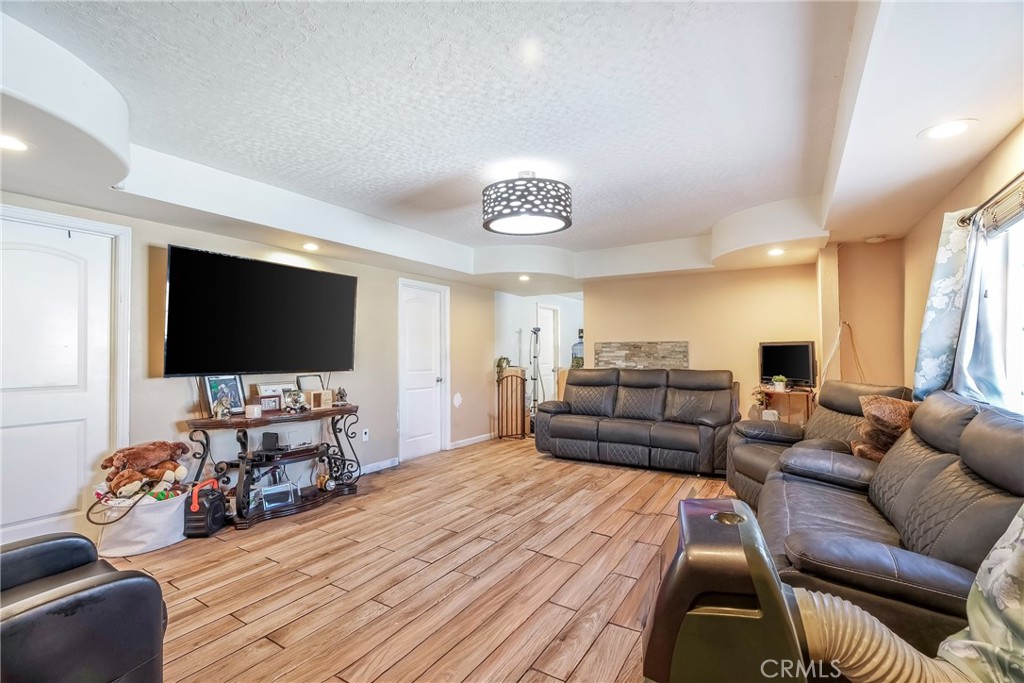5307 1/2 Compton Avenue