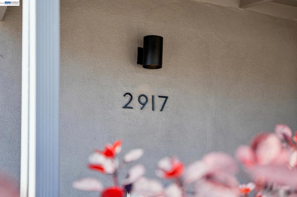 2917 Waterton