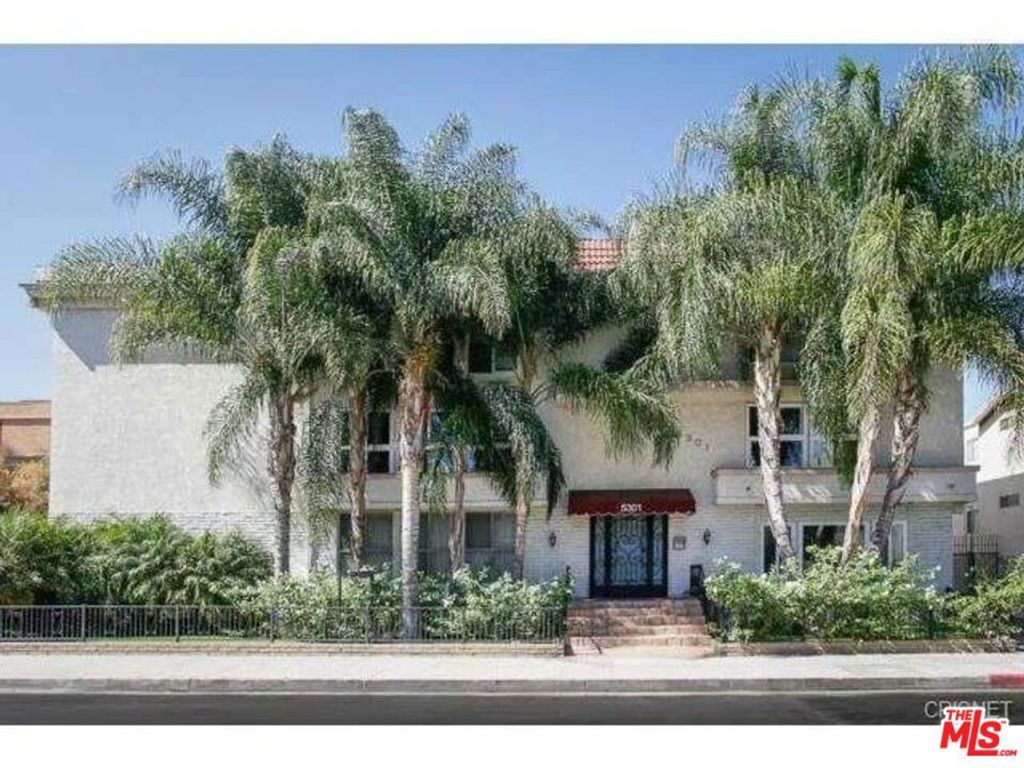 Photo of 5301 Yarmouth Avenue #2, Encino, CA 91316 (MLS # 25558541)