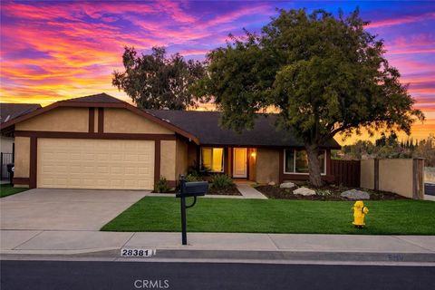 28381 Robin Saugus CA 91350