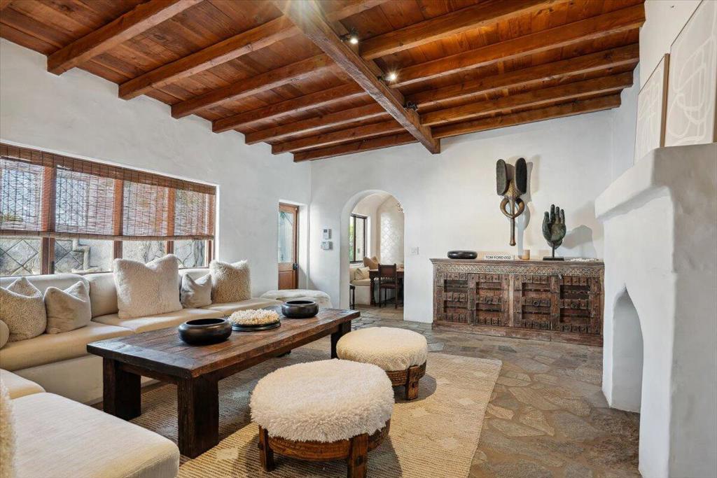 Magnesia Falls Cove - Residential
