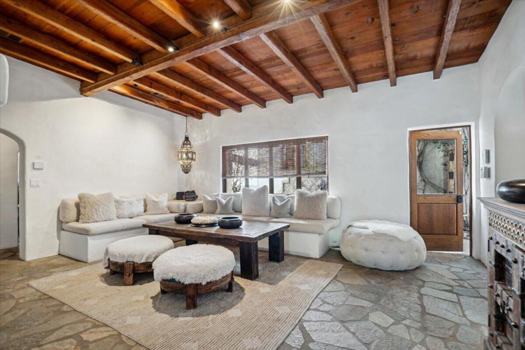 Magnesia Falls Cove - Residential