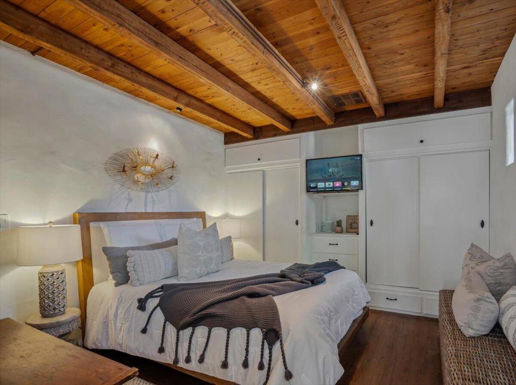 Magnesia Falls Cove - Residential