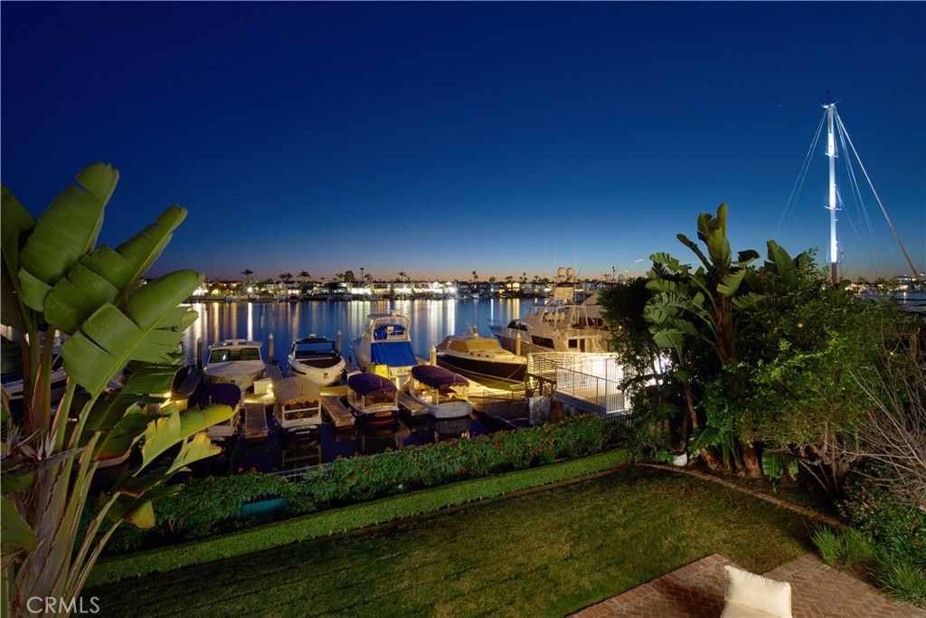 Photo of 2572 Bayshore Dr, Newport Beach, CA 92663 (MLS # LG25274127)