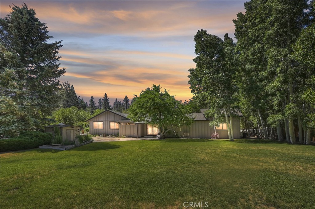 1015 E Fairway Boulevard