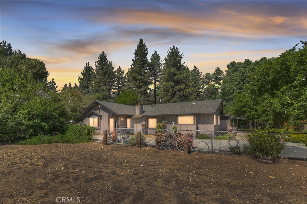 1015 E Fairway Boulevard