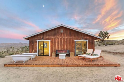 Photo of 5928 Chula Vista Avenue, Yucca Valley, CA 92284 (MLS # 26856623)