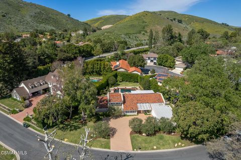 Photo of 4011 Cresthaven Drive, Westlake Village, CA 91362 (MLS # 226001233)