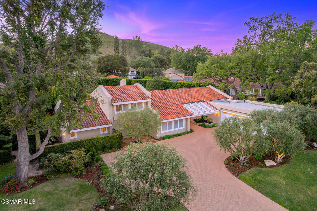 4011 Cresthaven Drive