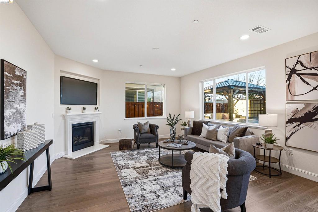 2525 Modena Dr
