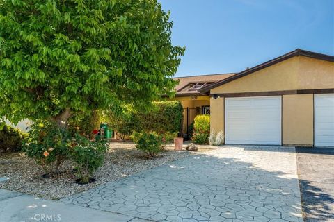 Photo of 1032 Scott St, Paso Robles, CA 93446 (MLS # NS26092018)