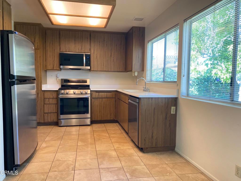 6275 Calle Bodega